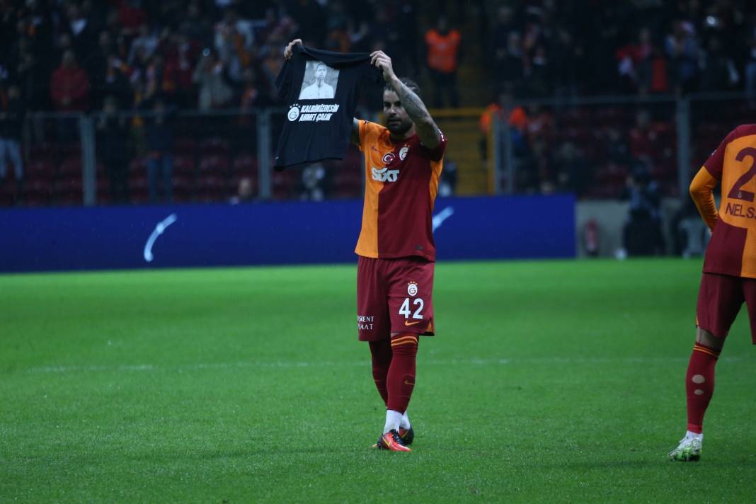 Galatasaray Konyaspor karşısında 3 golle güldü. Yarıştan kopmadı. Maçtan renkli görüntüler 51